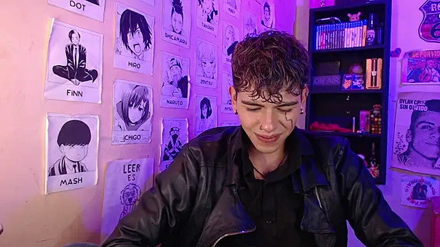 Snapshot of Mickey_Magic chatting on February 15, 2025, 11:17 am Mickey Magic online show from February 15, 2025, 11:17 am