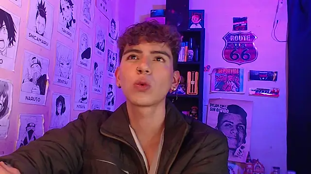 Snapshot of Mickey_Magic chatting on February 21, 2025, 10:48 pm Mickey Magic online show from February 21, 2025, 10:48 pm