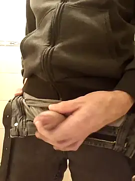 Snapshot of Speedyx0 chatting on January 22, 2025, 4:44 am Speedyx0 online show from January 22, 2025, 4:44 am