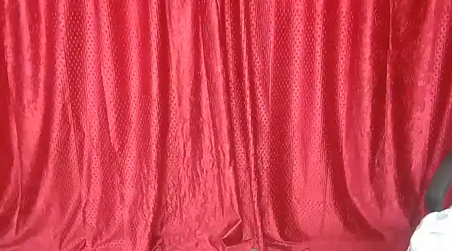 Snapshot of Heavenly_Gurl chatting on February 14, 2025, 11:31 pm Heavenly Gurl online show from February 14, 2025, 11:31 pm