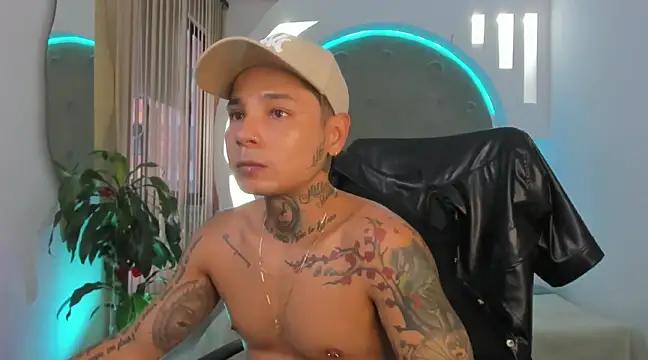 Snapshot of tattokoi chatting on February 22, 2025, 10:42 pm tattokoi online show from February 22, 2025, 10:42 pm