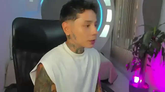 Snapshot of tattokoi chatting on March 13, 2025, 8:54 pm tattokoi online show from March 13, 2025, 8:54 pm