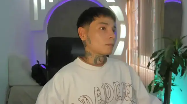 Snapshot of tattokoi chatting on March 19, 2025, 7:17 pm tattokoi online show from March 19, 2025, 7:17 pm