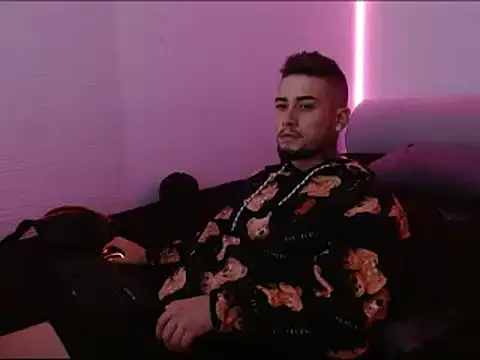 Snapshot of Lliam_2 chatting on January 20, 2025, 11:56 am Lliam 2 online show from January 20, 2025, 11:56 am