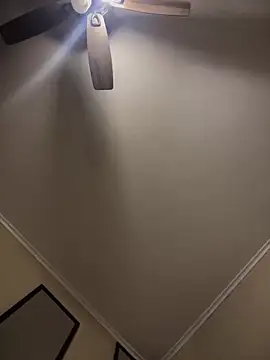 Snapshot of biggzee6 chatting on October 10, 2025, 5:28 am biggzee6 online show from October 10, 2025, 5:28 am