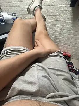 Snapshot of Greeneyes0820 chatting on February 16, 2025, 11:05 am Greeneyes0820 online show from February 16, 2025, 11:05 am