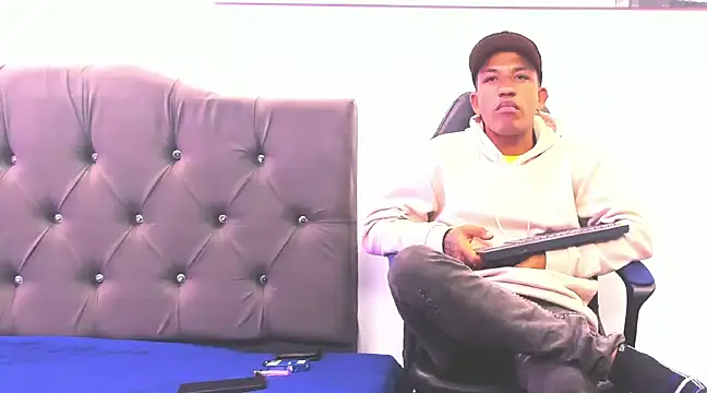 Snapshot of carlos_alber12 chatting on March 14, 2025, 7:12 pm carlos alber12 online show from March 14, 2025, 7:12 pm