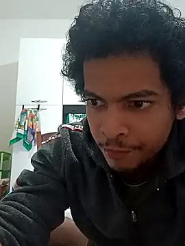 Snapshot of cingonduro chatting on January 29, 2025, 3:47 pm cingonduro online show from January 29, 2025, 3:47 pm