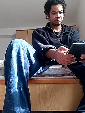 Snapshot of cingonduro chatting on March 9, 2025, 9:24 am cingonduro online show from March 9, 2025, 9:24 am