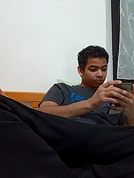 Snapshot of cingonduro chatting on November 12, 2025, 7:13 pm cingonduro online show from November 12, 2025, 7:13 pm