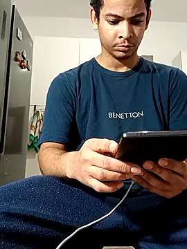 Snapshot of cingonduro chatting on November 18, 2025, 9:36 am cingonduro online show from November 18, 2025, 9:36 am