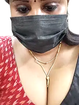 Snapshot of Queenflowerr chatting on February 6, 2025, 5:25 am Queenflowerr online show from February 6, 2025, 5:25 am