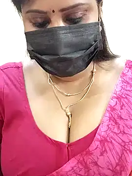 Snapshot of Queenflowerr chatting on February 8, 2025, 4:03 am Queenflowerr online show from February 8, 2025, 4:03 am