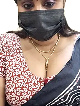 Snapshot of Queenflowerr chatting on February 18, 2025, 3:32 pm Queenflowerr online show from February 18, 2025, 3:32 pm