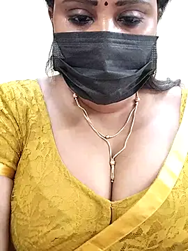 Snapshot of Queenflowerr chatting on March 21, 2025, 7:35 pm Queenflowerr online show from March 21, 2025, 7:35 pm