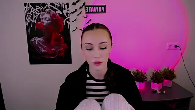 Snapshot of Nikonara_Love chatting on March 12, 2025, 2:45 pm Nikonara Love online show from March 12, 2025, 2:45 pm
