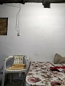 Snapshot of Ant1990 chatting on February 26, 2025, 4:03 am Ant1990 online show from February 26, 2025, 4:03 am