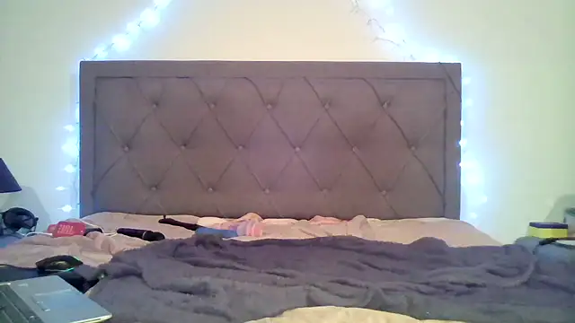 Snapshot of bunnyfox420 chatting on January 24, 2025, 3:54 am bunnyfox420 online show from January 24, 2025, 3:54 am