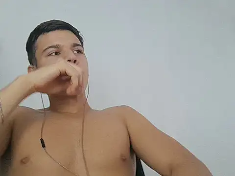 Snapshot of vitorsafado19 chatting on February 13, 2025, 5:44 pm vitorsafado19 online show from February 13, 2025, 5:44 pm