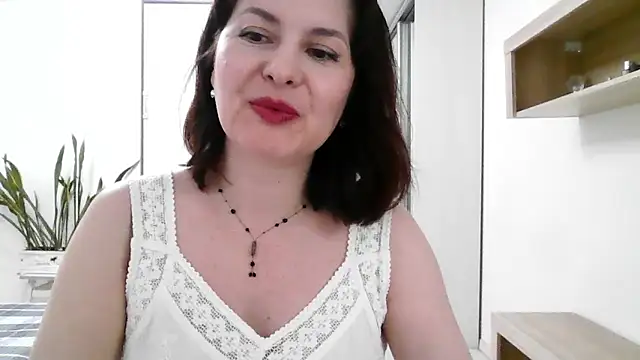 Victoria Glam online show from September 27, 2025, 5:29 pm