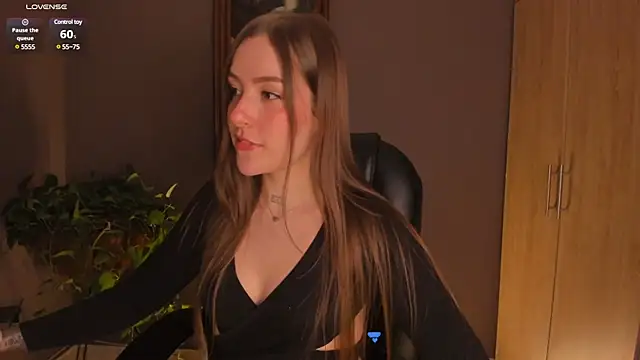 Snapshot of eilynxx chatting on February 3, 2025, 11:47 pm eilynxx online show from February 3, 2025, 11:47 pm