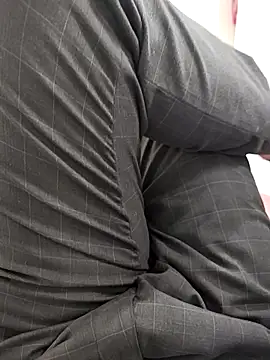 Snapshot of Younme6-9 chatting on October 14, 2025, 10:38 am Younme6-9 online show from October 14, 2025, 10:38 am