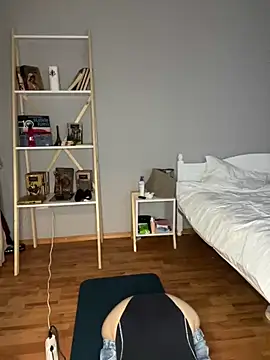 Snapshot of bunnythetailor chatting on February 14, 2025, 11:09 pm bunnythetailor online show from February 14, 2025, 11:09 pm