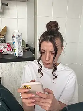 Snapshot of bunnythetailor chatting on February 17, 2025, 9:56 am bunnythetailor online show from February 17, 2025, 9:56 am