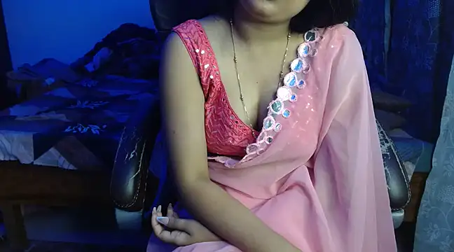Snapshot of Fab_Suhani chatting on February 14, 2025, 10:58 pm Fab Suhani online show from February 14, 2025, 10:58 pm