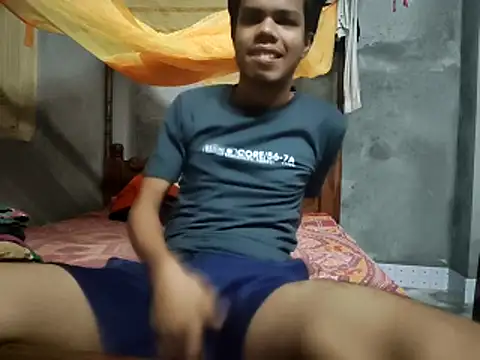 Snapshot of HomeCum chatting on November 11, 2025, 1:00 pm HomeCum online show from November 11, 2025, 1:00 pm