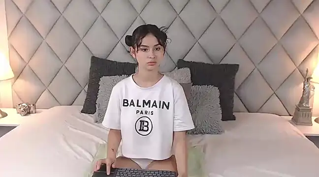 Snapshot of LalyCastro chatting on February 8, 2025, 7:16 pm LalyCastro online show from February 8, 2025, 7:16 pm