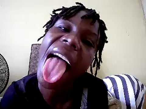 cutee2000 online show from February 28, 2025, 1:58 pm