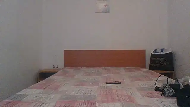 Snapshot of Robexxmia chatting on September 29, 2025, 8:24 pm Robexxmia online show from September 29, 2025, 8:24 pm