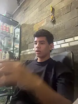 Snapshot of Santiago-Thompson chatting on October 27, 2025, 4:33 pm Santiago-Thompson online show from October 27, 2025, 4:33 pm