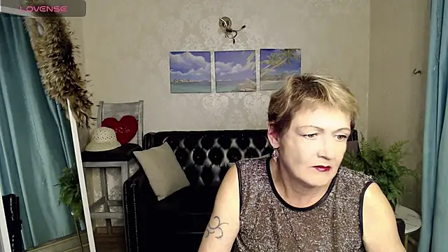 SexyGrandma  online show from October 3, 2025, 5:10 pm