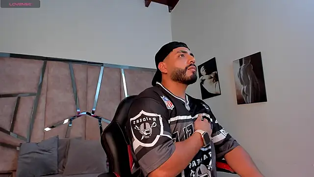 Snapshot of LeandroRusso chatting on January 28, 2025, 7:32 pm LeandroRusso online show from January 28, 2025, 7:32 pm