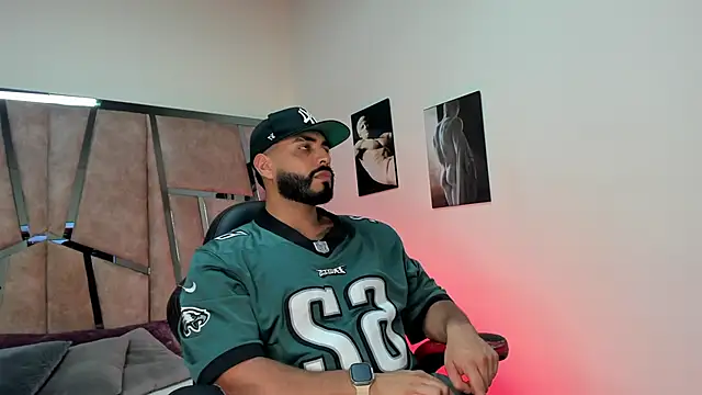 Snapshot of LeandroRusso chatting on February 20, 2025, 7:52 pm LeandroRusso online show from February 20, 2025, 7:52 pm