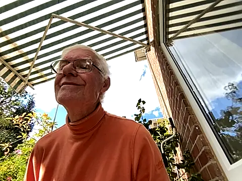 Snapshot of bigears chatting on September 23, 2025, 12:52 pm bigears online show from September 23, 2025, 12:52 pm