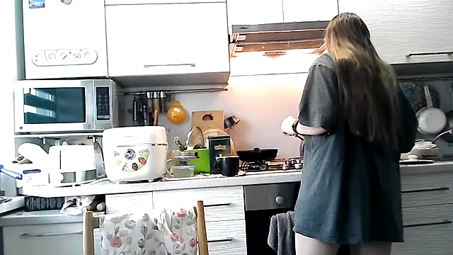 Snapshot of Misssweet_s chatting on March 22, 2025, 5:17 am Misssweet s online show from March 22, 2025, 5:17 am