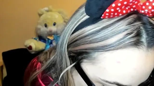 Snapshot of LadyLyanna chatting on November 3, 2025, 10:10 pm LadyLyanna online show from November 3, 2025, 10:10 pm