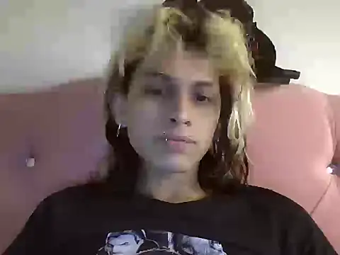 Snapshot of Olivia7u7 chatting on October 15, 2025, 6:08 pm Olivia7u7 online show from October 15, 2025, 6:08 pm