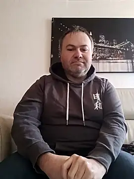 Snapshot of Pourleplasirs chatting on February 21, 2025, 12:39 pm Pourleplasirs online show from February 21, 2025, 12:39 pm