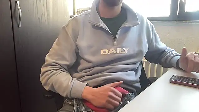 Snapshot of bullyboyy chatting on January 27, 2025, 9:02 am bullyboyy online show from January 27, 2025, 9:02 am