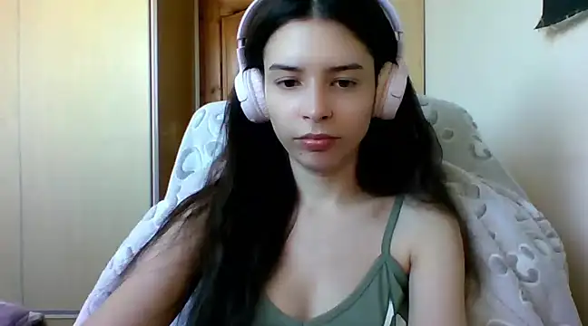 Snapshot of LariceSexy chatting on February 19, 2025, 1:06 pm LariceSexy online show from February 19, 2025, 1:06 pm