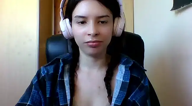 Snapshot of LariceSexy chatting on March 19, 2025, 1:07 pm LariceSexy online show from March 19, 2025, 1:07 pm