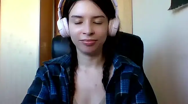 Snapshot of LariceSexy chatting on March 19, 2025, 4:13 pm LariceSexy online show from March 19, 2025, 4:13 pm