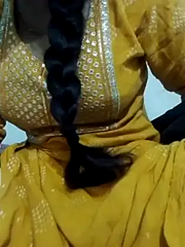 Snapshot of saaniya chatting on November 11, 2025, 8:36 am saaniya online show from November 11, 2025, 8:36 am