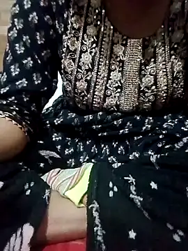 Snapshot of saaniya chatting on November 14, 2025, 5:00 pm saaniya online show from November 14, 2025, 5:00 pm