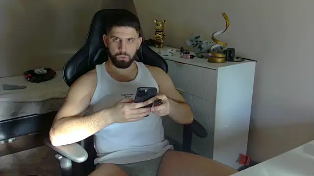 Snapshot of lucas_kazimm chatting on February 6, 2025, 1:54 pm lucas kazimm online show from February 6, 2025, 1:54 pm