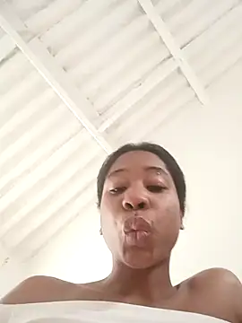 Snapshot of Zaira_Rose_ chatting on October 22, 2025, 3:12 pm Zaira Rose online show from October 22, 2025, 3:12 pm